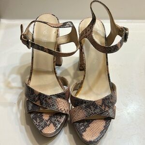 NWOT Nine West Chunky Heels Sz 9.5